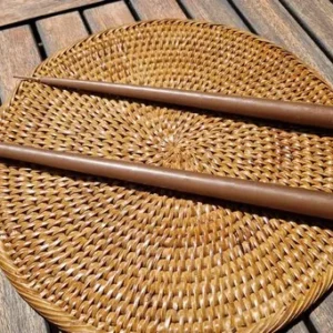 Vela cónica pequeña marrón